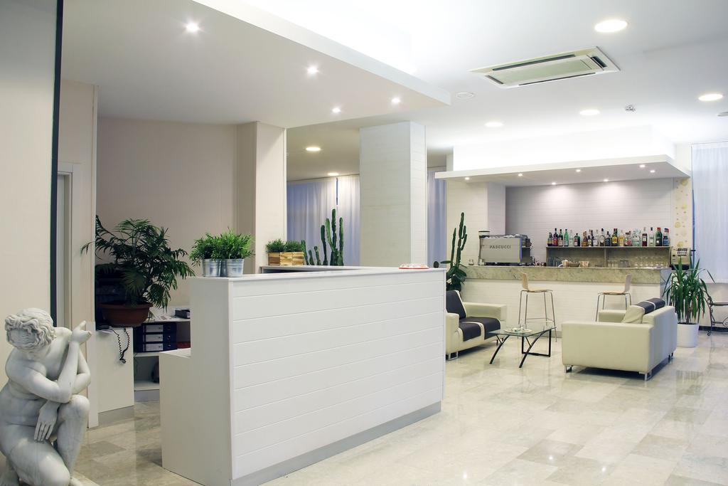 Hotel Major Католика Екстериор снимка